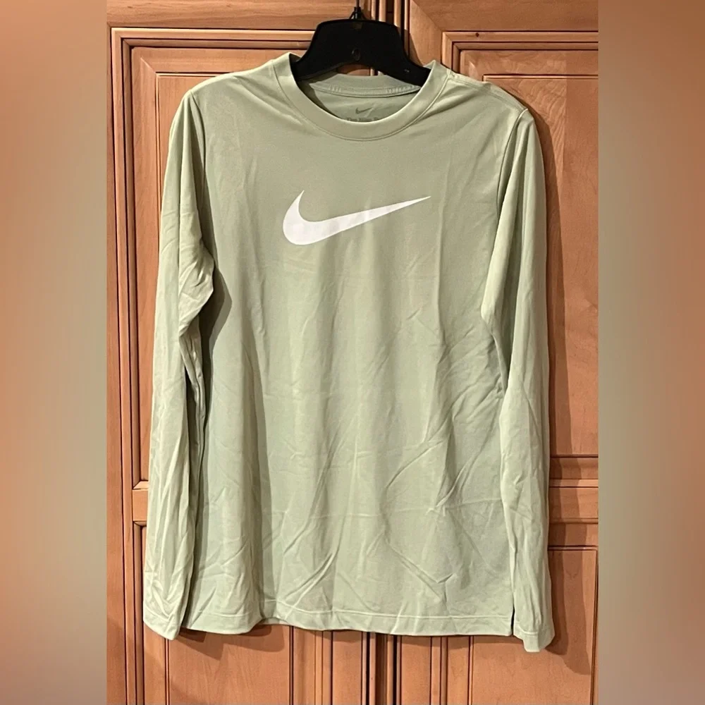 NWT Nike Boys Legend Swoosh Dri-Fit Long Sleeve Training Tee Shirt
